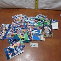 LOT OF FOOTBALL & BASEBALL CARDS