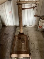 Farmers weighing scale. Has a couple weights w