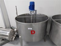 2019 Conical Base 300L Tank with S/S Pump
