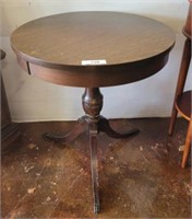 ROUND DUNCAN PHYFE DRUM TABLE