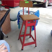 VINTAGE INDUSTRIAL STOOL