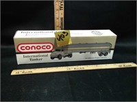 1/64 ERTL DIE CAST COLLECTOR'S TRUCK CONOCO