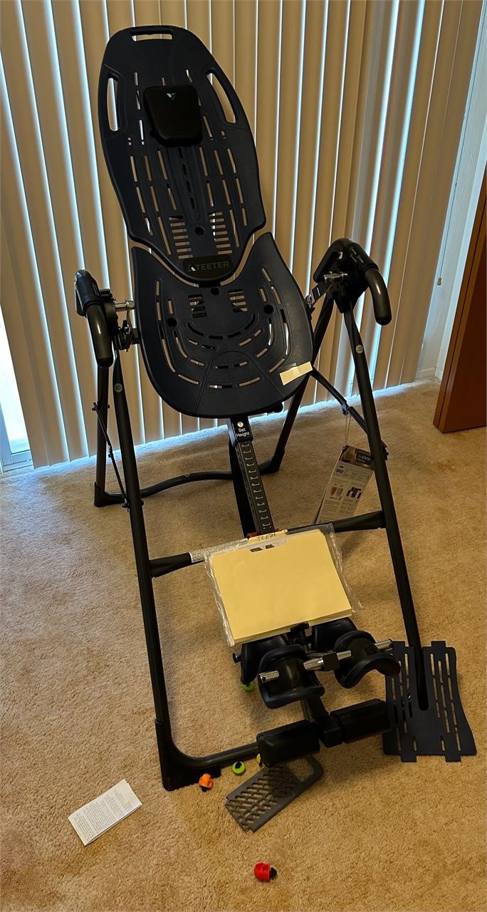 Foldable Teeter Inversion Table w Manual