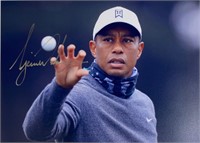 Autograph  Tiger Woods Photo