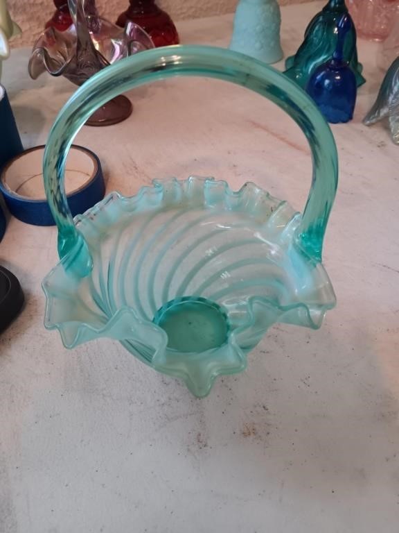 Fenton blue swirl basket 6 x 7