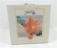 Fiesta Post 86 tea kettle