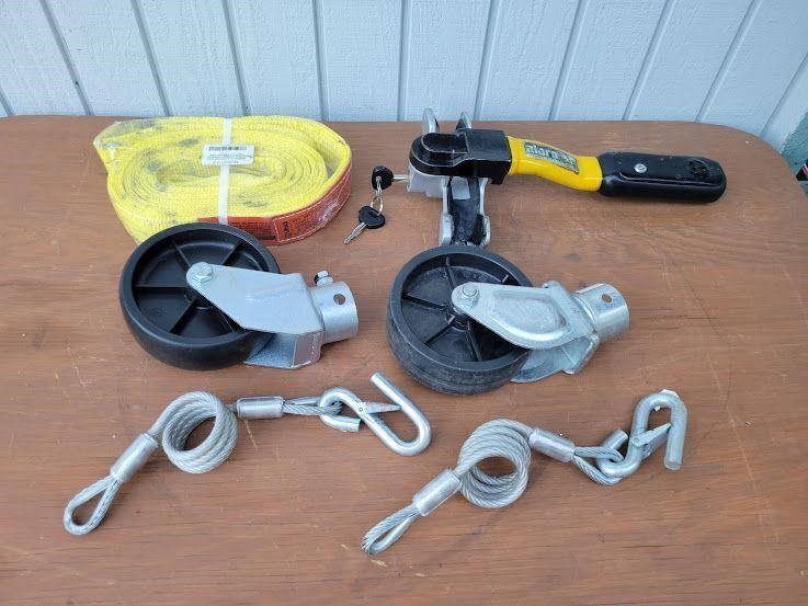 (2) Breakaway Cables, (2) Jack Wheels & Tow Strap