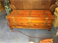 CEDAR HOPE CHEST