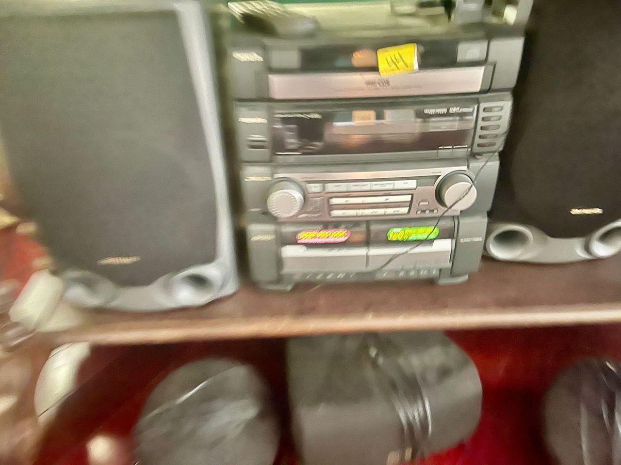 AIWA speakers and sound system untested