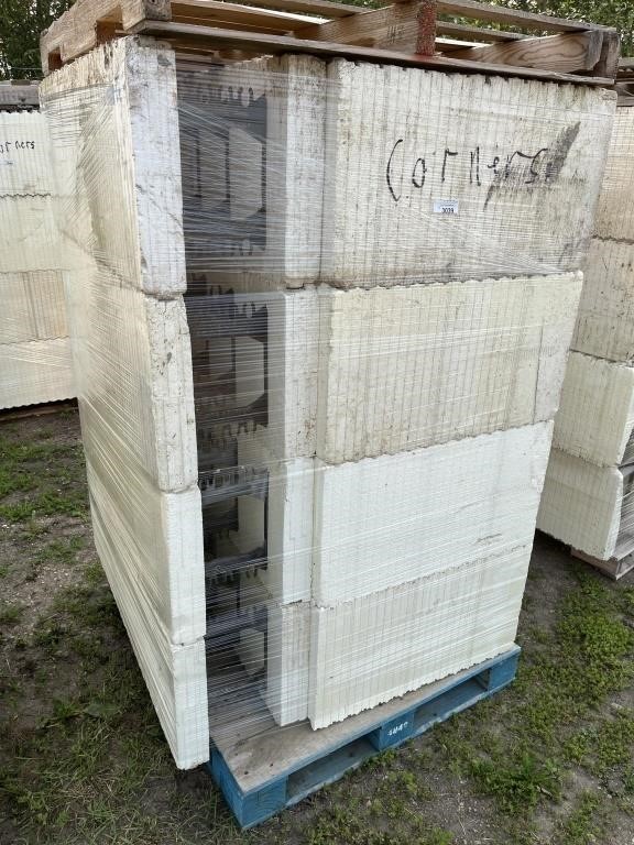 UNUSED Pallet of ICF blocks - CORNERS