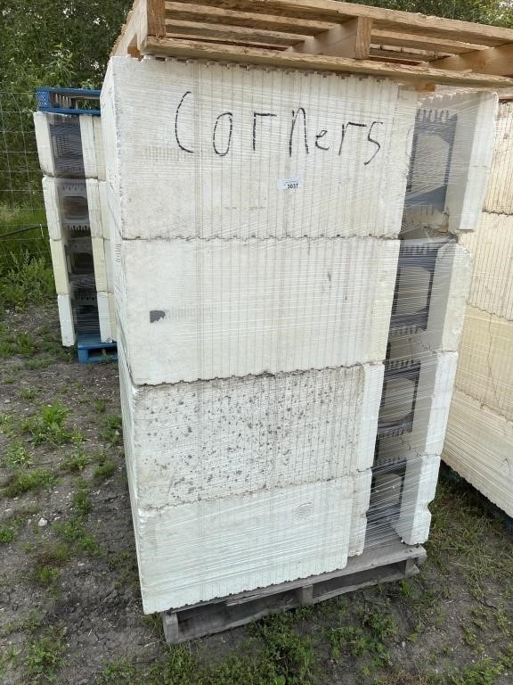 UNUSED Pallet of ICF blocks - CORNERS