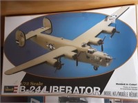 B-24 LIBERATOR  VINTAGE MODEL KIT NOS