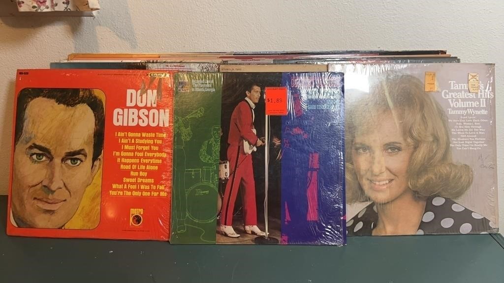 (25)  VINTAGE CLASSIC COUNTRY RECORD ALBUMS