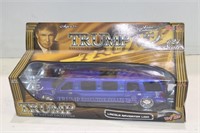 TRUMP DIECAST LIMO 1:24 SCALE