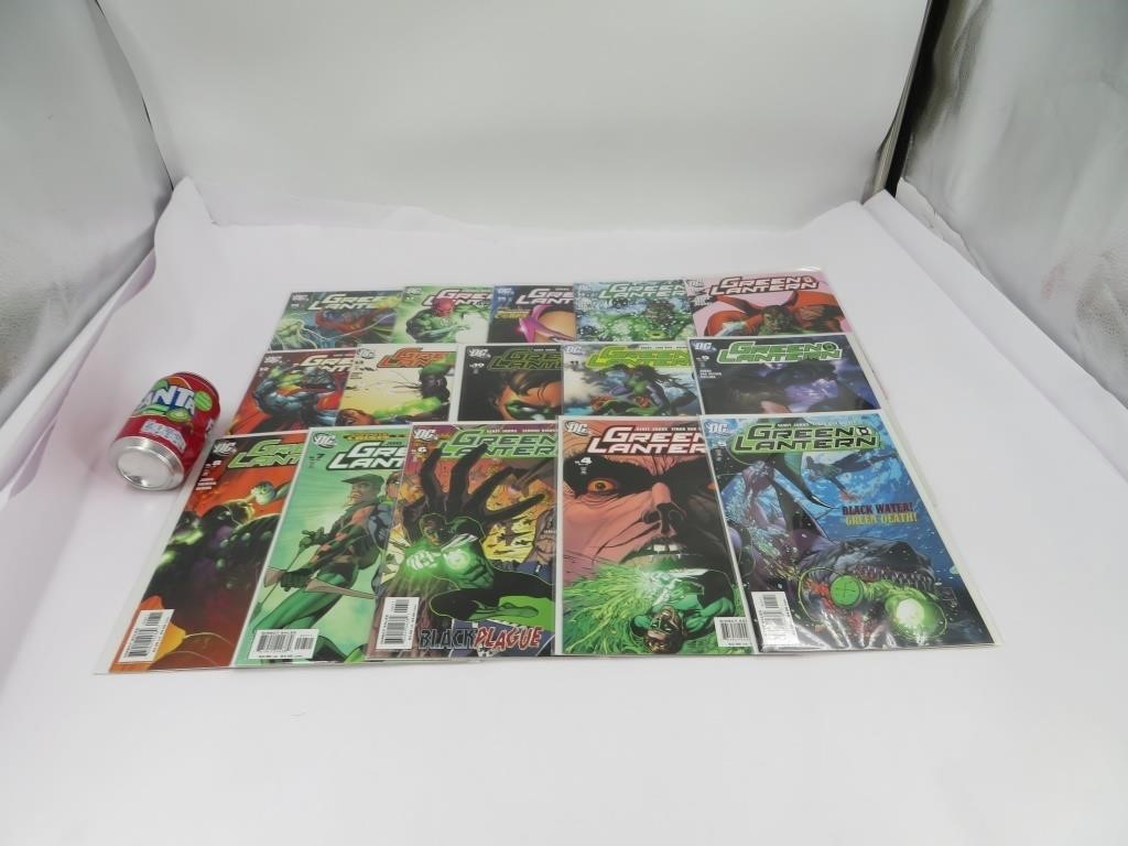 15 comic books dont Green Lantern