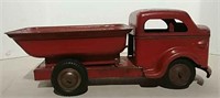 Richmond scale model tin toy truck