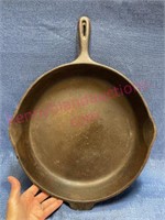 14in Cast iron skillet