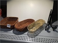 EASEL & SMALL BASKETS