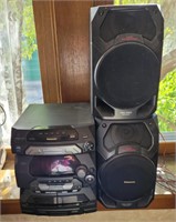 Panasonic stereo system with AM/FM, 5 CD changer