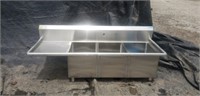 STAINLESS STEEL 3 COMPARTMENT SINK 10" RISER L