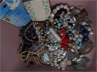 Misc Mixed Lot of Jewelry