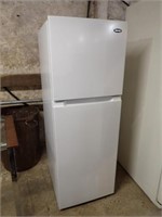 Danby 10 1/2 Cu. Ft. Refrigerator/Freezer Used 3