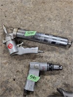 2 pneumatic air tools