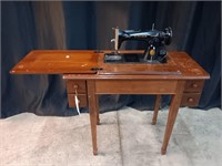 VINTAGE SINGER SEWING MACHINE