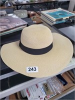SUN HAT (FOR A SMALLER HEAD)
