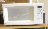 General Electric Turntable Microwave Oven