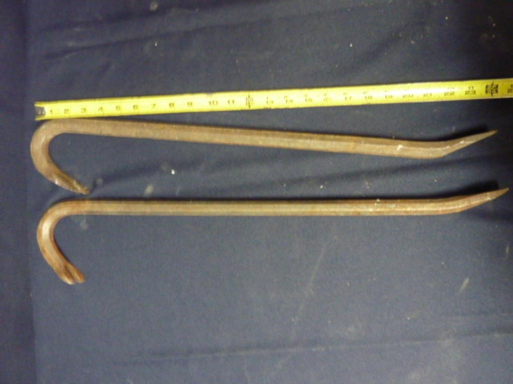 PAIR OF STEEL CROW BARS