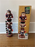 Stacking nutcrackers in box