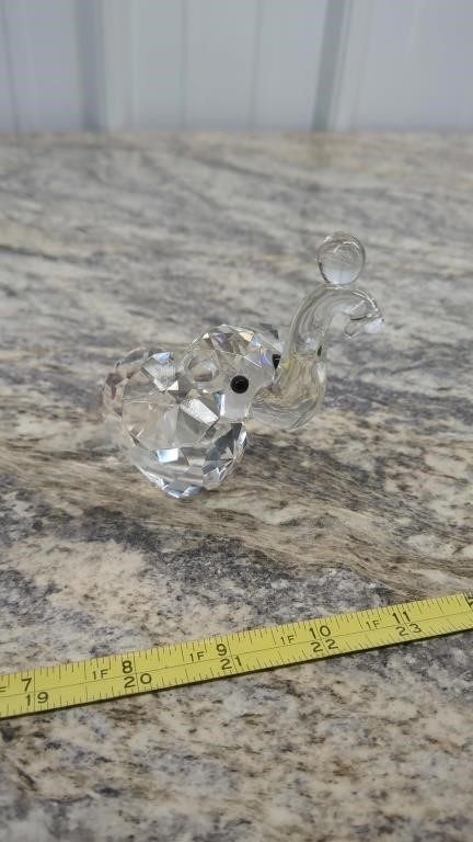 CRYSTAL ELEPHANT PAPERWEIGHT