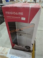 Frigidaire compact refrigerator 3.1 cu ft