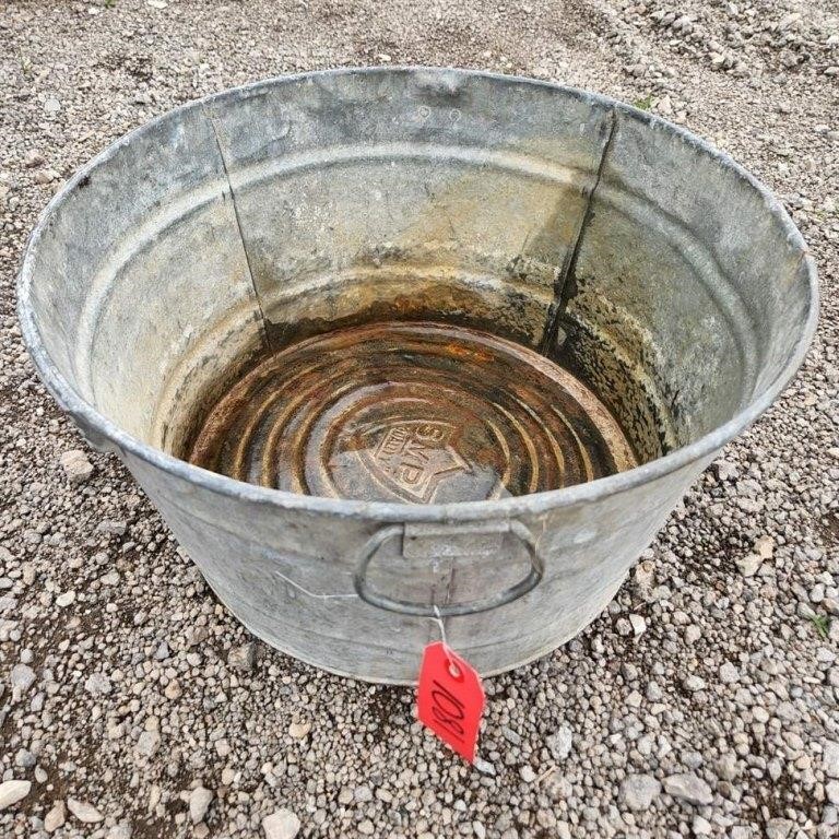 *Donated* Round Wash Tub 20"Dia. X 10.5"H