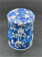 Daher Long Island NY Blue White Cherry Blossom tin