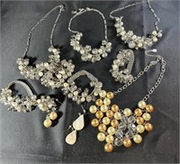 Silver Tone/ Pearl Fashion Jewelry