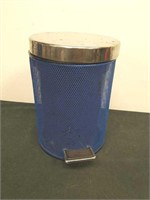 9.5 inch metal trash can