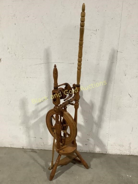 VTG Hardwood Spinning Wheel