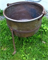 Copper apple butter kettle with iron bail handle,