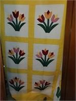 Vintage Tulip Quilt - approx 80" x 74"