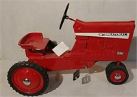 1967 Ertl International Farmall 856 Pedal Tractor