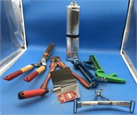 Bolt Cutters & Caulking Tools & Hedge Trimmers &