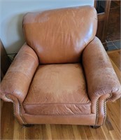 Homelife oversize leather chair
