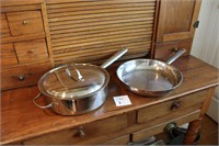 Two Large Skillet / Frying pans with one lid