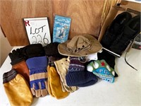 Clothing Lot (mitts, size 13 shoes & more)
