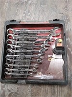 Gear wrench combination set
