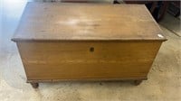 Early Blanket Chest w/ Till