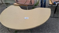 bean shaped table 6'x4'