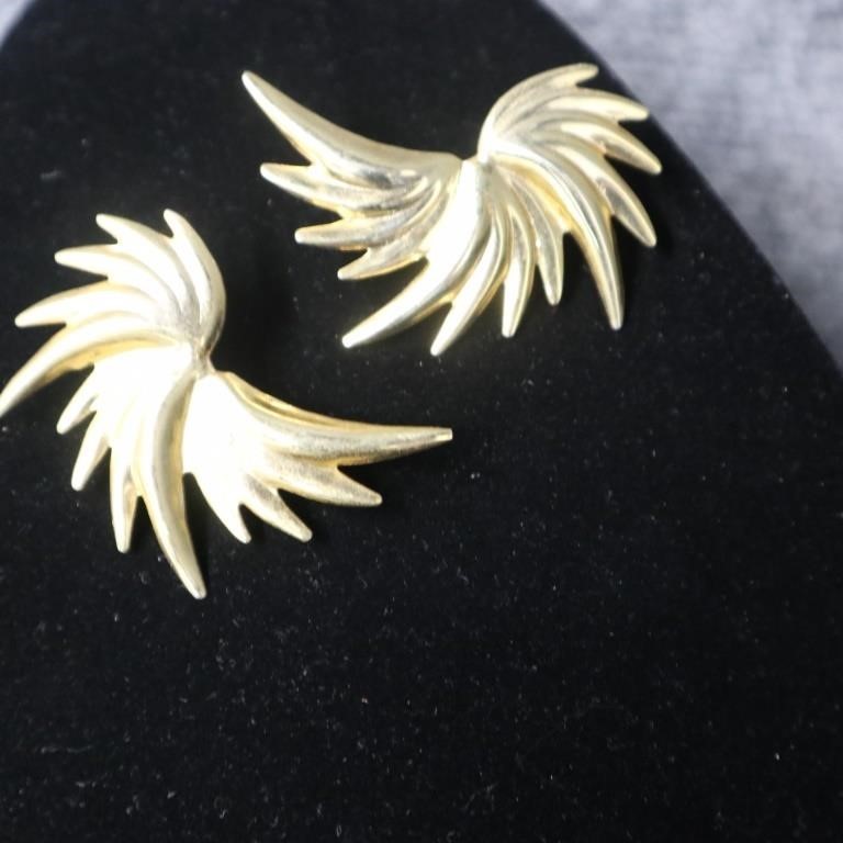 Retro Clip Earrings